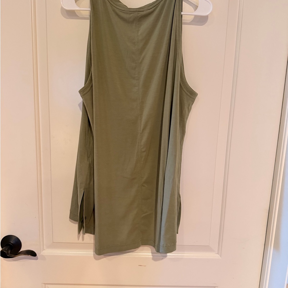 Athleta Tank Top Women’s XL Green V Neck high low hem side slit activewear - Picture 3 of 3